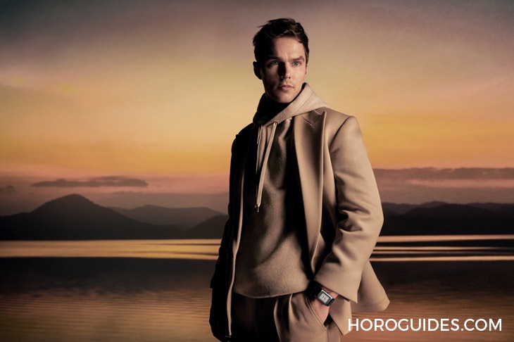 JAEGER-LECOULTRE - REVERSO - Q3912530 - 翻轉，風格瞬間改變｜積家Reverso翻轉系列雙時區日曆腕錶、雙面腕錶小型款