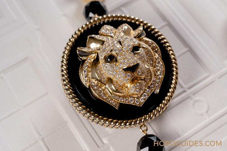 CHANEL - MADEMOISELLE PRIVÉ - H7449 - 藏著時間秘密的幸運符碼｜CHANEL Mademoiselle Privé獅子鈕扣腕錶系列