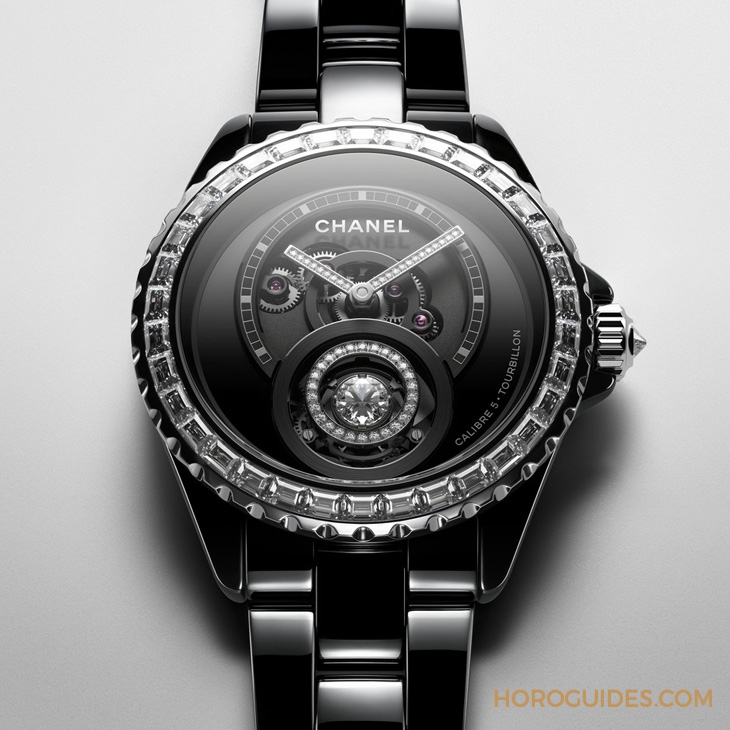 CHANEL - J12 - H7951 - 鑽石陀飛輪，CHANEL自製機芯Caliber 5的華麗運行