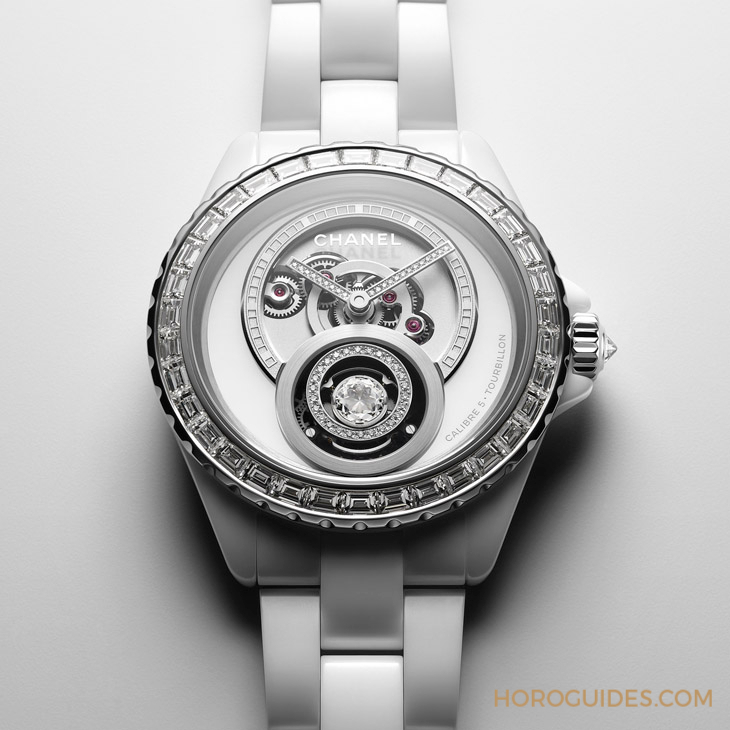 CHANEL - J12 - H7951 - 鑽石陀飛輪，CHANEL自製機芯Caliber 5的華麗運行
