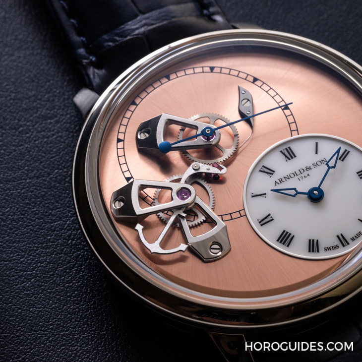 ARNOLD & Son - DSTB - 1ATCX.P01A.C200X - 從跳秒到超大月相--盤點Arnold & Son招牌設計,看懂這個品牌得自古老航海時計的內涵
