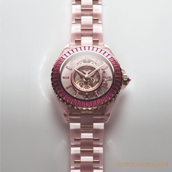 CHANEL - J12 - H9868 - 就只是可愛？CHANEL打造世上第一只粉紅藍寶石水晶鍊帶錶J12 X-RAY粉紅腕錶，展現粉紅色的多變魅力