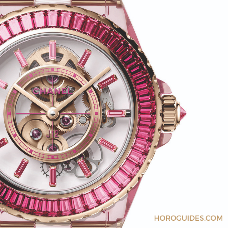 CHANEL - J12 - H9868 - 就只是可愛？CHANEL打造世上第一只粉紅藍寶石水晶鍊帶錶J12 X-RAY粉紅腕錶，展現粉紅色的多變魅力