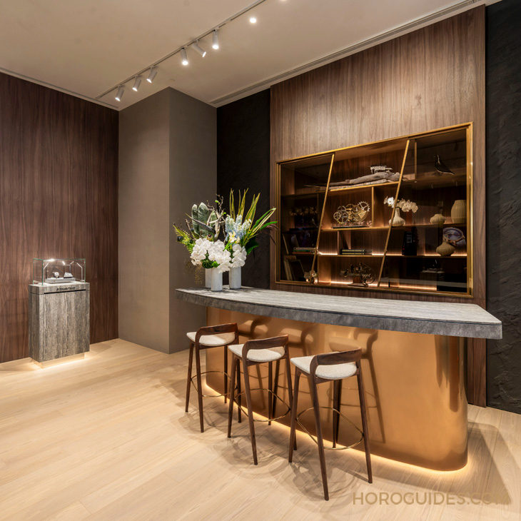 AUDEMARS PIGUET - ROYAL OAK - 26574BC.OO.1220BC.02 - 先來杯在地精釀啤酒!愛彼台北微風信義期間限定店,敞開大門歡迎賞錶