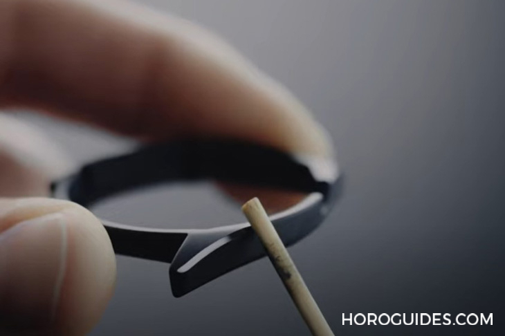 CHANEL - J12 - H9896 - 她自許為裁縫師的快樂，是CHANEL《Couture O