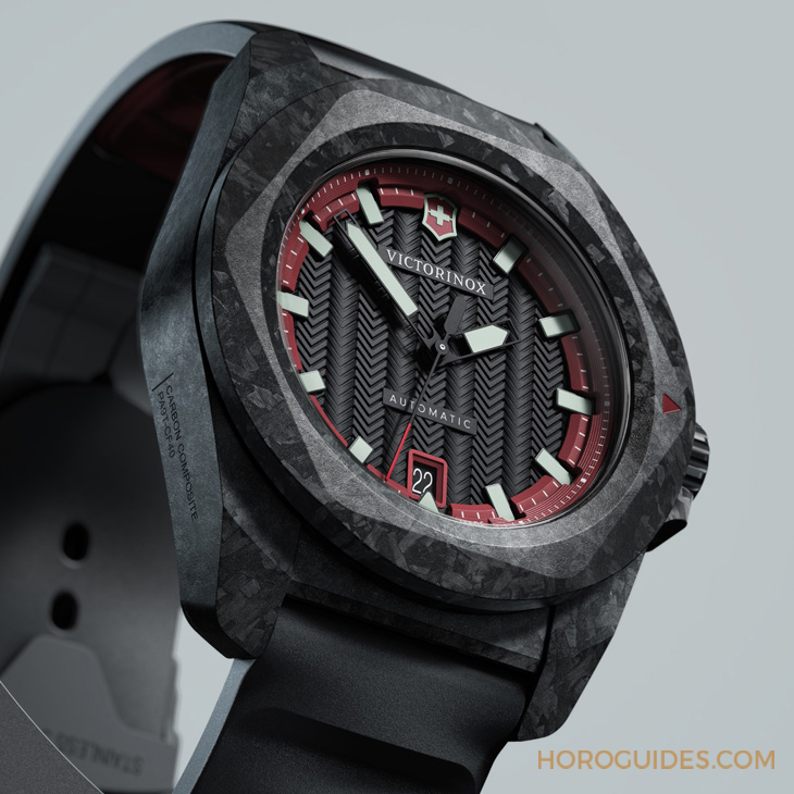 VICTORINOX - I.N.O.X. - 242020 - 除了無法被輾壓的強悍，新一代Victorinox I.N.O.X.系列腕錶還多了從容穿梭不同情境的魅力