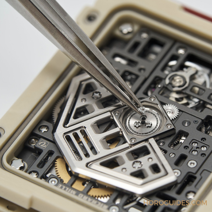 RICHARD MILLE - MEN - RM 16-02 - Richard Mille新一代超薄方錶RM16-02搭載赤陶新色現身