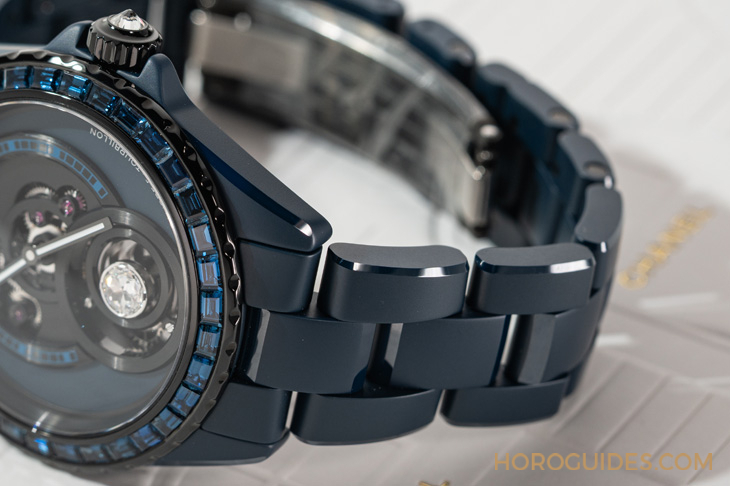 CHANEL - J12 - H10334 - 沉穩幽微、澄澈輕淺,說的都是藍色J12腕錶|CHANEL J12 BLEU腕錶系列