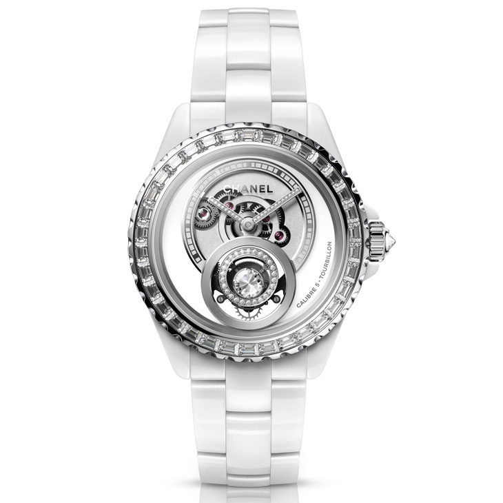 25年的風格永恆&持續進化：定義CHANEL J12腕錶的技術關鍵