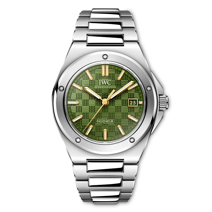 IWC - INGENIEUR - IW328908 - 真假?IWC最新贊助的F1車隊逆襲奪冠,還打造聯名錶款?!布萊德彼特和《F1電影》演給你看