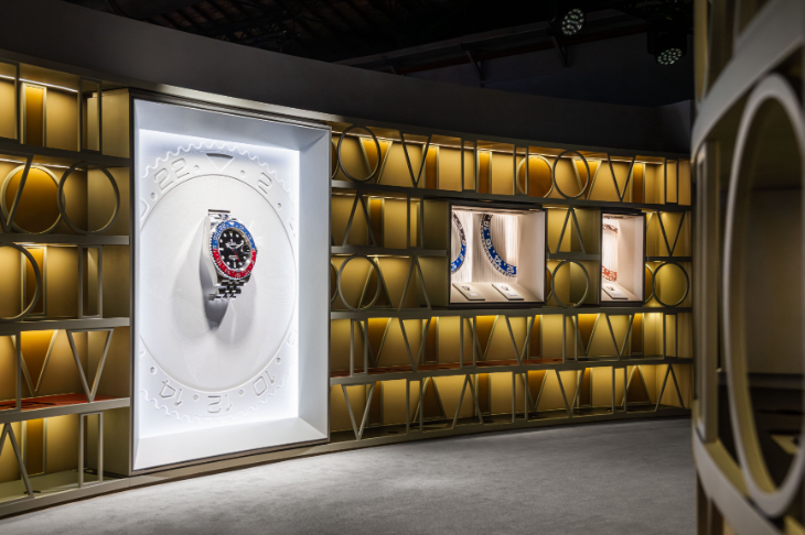 ROLEX - GMT-MASTER II - 雙時區經典，雙色美學｜勞力士GMT-Master「穿越時區」展覽