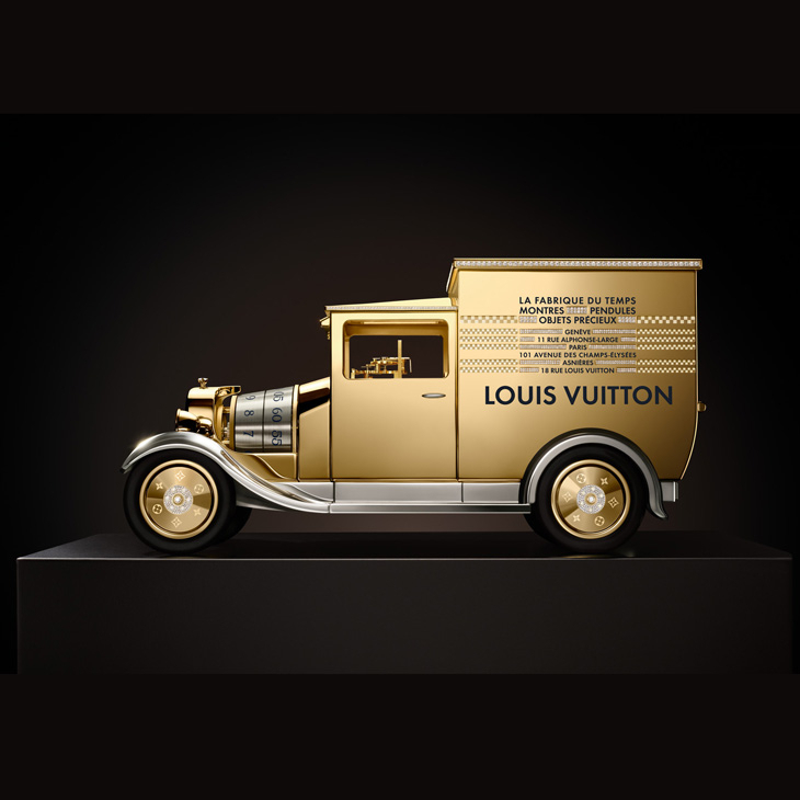 LOUIS VUITTON - 精湛工藝 - （LOUIS VUITTON CAMIONNETTE） - 連胎紋都是「LV」的復古小貨車｜Louis Vuitton Camionnette座鐘