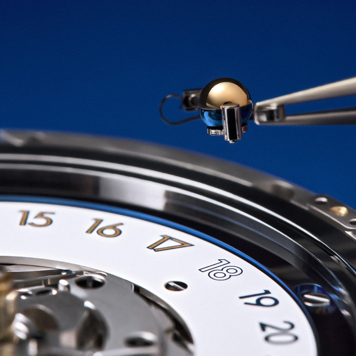 Louis Vuitton × De Bethune重啟子母鐘的古老靈魂|LVDB-03 Sympathique Louis Varius全解析