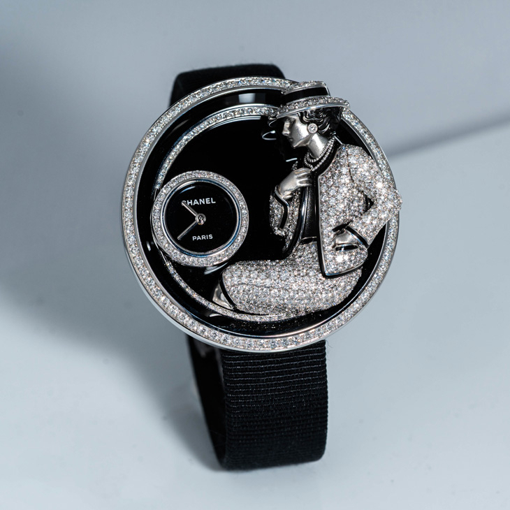 CHANEL - J12 - （J12 鑽石陀飛輪 Caliber 5） - 黑白對比，鑽石燦耀｜CHANEL高級製錶2026新作關鍵解析