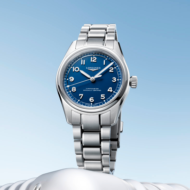 LONGINES - SPIRIT - L3.809.4.93.6 - 以霧面藍色面盤演繹飛行儀器美學，Longines Spirit Pilot先行者飛行員系列2026新作