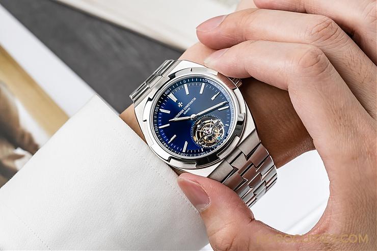 VACHERON CONSTANTIN - OVERSEAS - 6000V/110A-B544 - 世界舞台，縱情揮灑｜江詩丹頓 Overseas陀飛輪