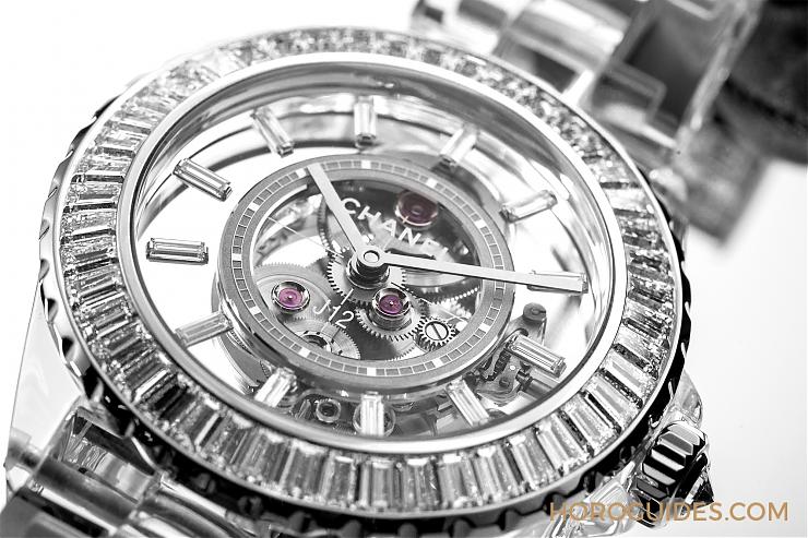 CHANEL - J12 - H6515 - 黑白之間，黑白之外｜CHANEL J12 Paradoxe與J12 X-Ray