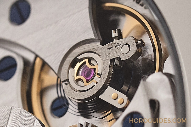 NOMOS - 簡單的生活態度,就從手上的錶開始。NOMOS Tangomat百年包浩斯紀念錶