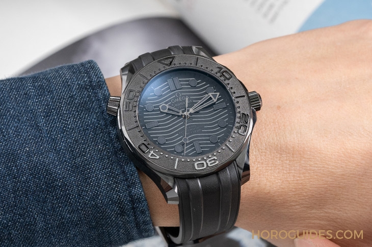 OMEGA - SEAMASTER - 210.92.44.20.01.003 - 一身黑也要有層次|歐米茄陶瓷黑海馬Seamaster Diver 300M Black Black