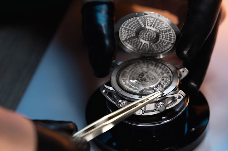 AUDEMARS PIGUET - CODE 11.59 - 26398BC.OO.D002CR.99 - 研發複雜功能，他們從戴錶初心出發：愛彼AP CODE 11.59 系列Universelle RD#4超複雜腕錶