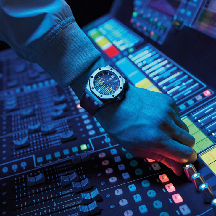 AUDEMARS PIGUET - ROYAL OAK OFFSHORE - 77600CE.OO.A002CA.01 - 身為傳奇的共通點:AUDEMARS PIGUET愛彼攜手蒙特勒爵士音樂節