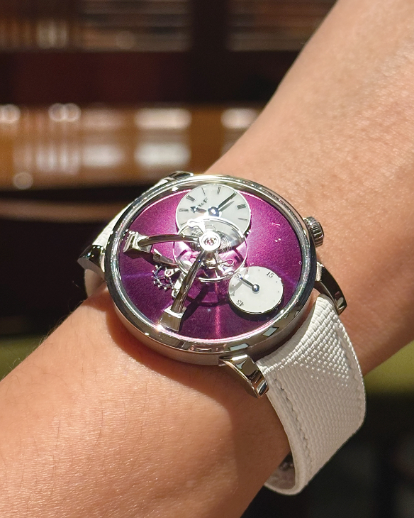 MB&F - LEGACY MACHINES - （LM101 EVO Ti Salmon） - 衝動，還是理性？藏家@t.horology.collector最愛的新收藏｜HOROGUIDES雜誌Vol.10 特別企劃