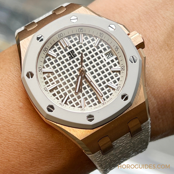 AUDEMARS PIGUET - ROYAL OAK OFFSHORE - 77605OK.OO.A101CA.01 - 捕捉夏日氛圍,愛彼皇家橡樹離岸型自動錶及自動上鍊計時碼錶三款新作亮相