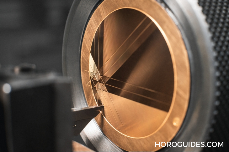 VACHERON CONSTANTIN - TRADITIONNELLE - 6300T/000P-H056 - 270年巔峰獻禮！江詩丹頓Traditionnelle鉑金陀飛輪萬年曆腕錶攜新機芯與精雕飾面同場誌慶