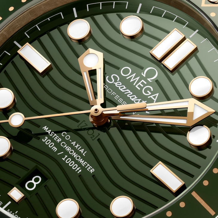 OMEGA - SEAMASTER - 210.52.42.20.04.001 - 奢華潛水四重奏！OMEGA Seamaster海馬潛水300米系列貴金屬新款列陣